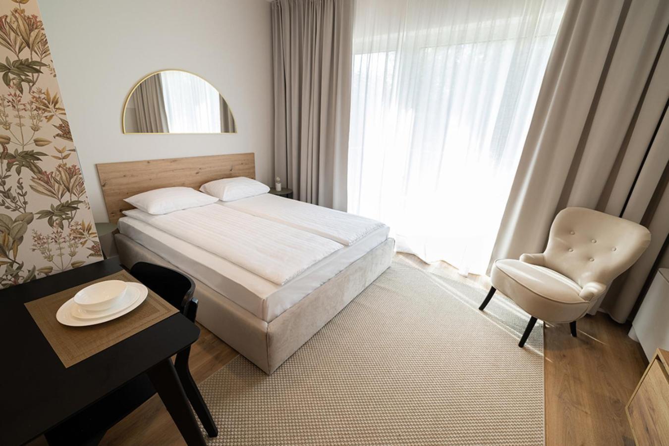 B85 Suites Varsovie Extérieur photo